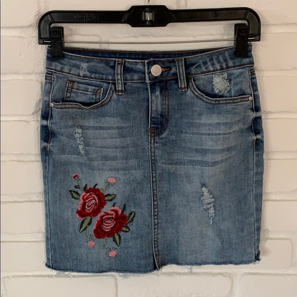 Floral embroidered denim skirt